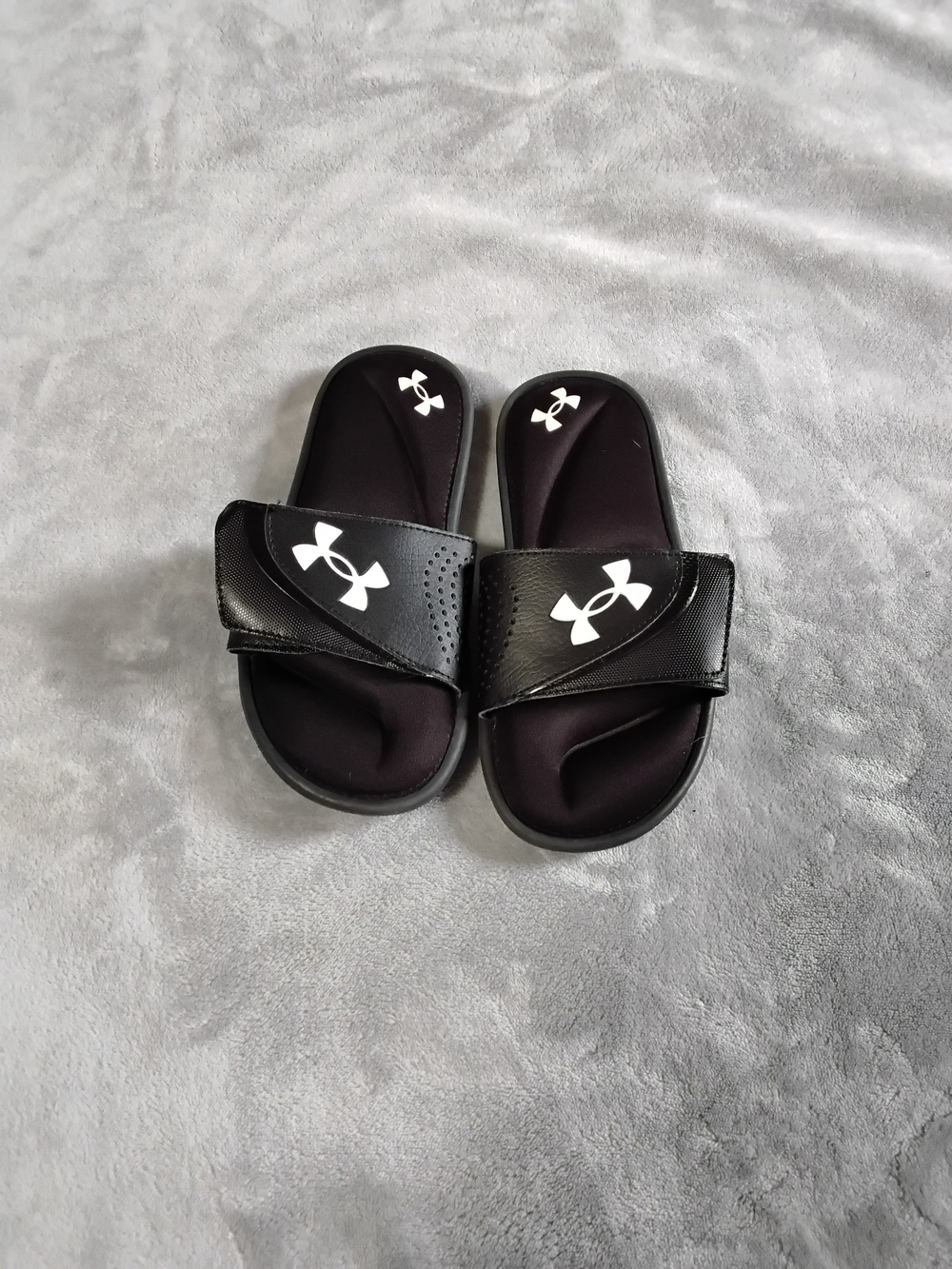 Under Armour Little Kids Black Slide Sandals with White Logo